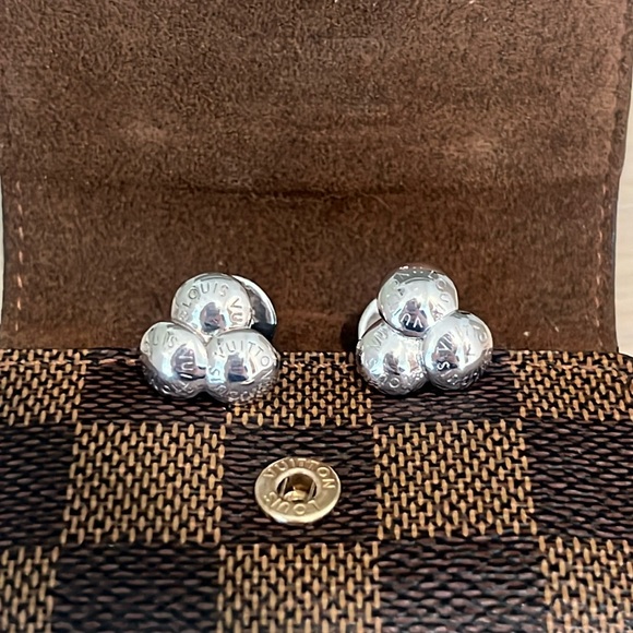 Louis Vuitton Cuff links - Picture 1 of 5